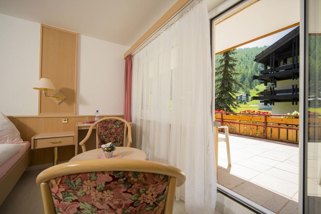 Wellness- Und Schneesporthotel Christiania Saas-Almagell Exterior foto